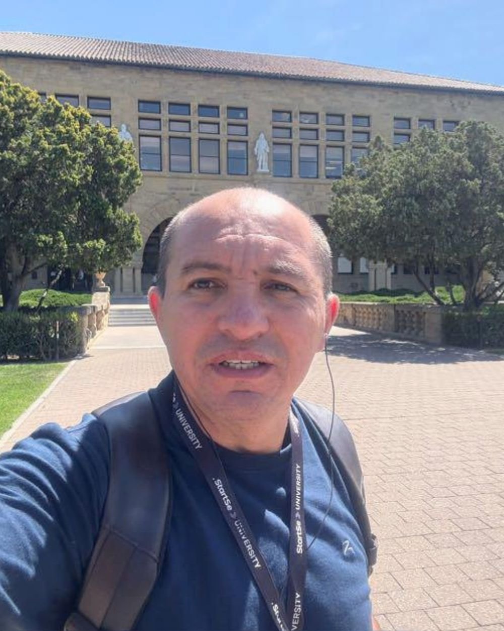 Izequiel Ferreira no campus da Universidade Stanford